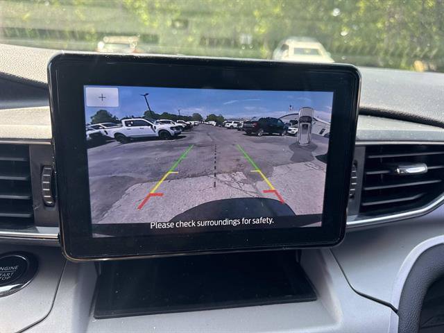 Used 2023 Ford Explorer XLT w/ Equipment Group 202A AWD/4WD image 33