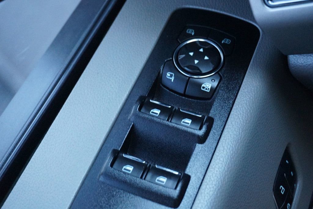 Used 2018 Ford F150 Lariat image 23