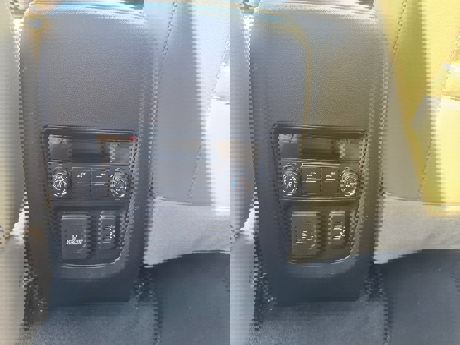 Used 2021 Buick Enclave Essence w/ Sport Touring Edition image 23