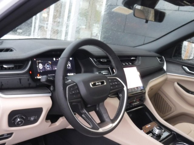 New 2025 Jeep Grand Cherokee Limited w/ MOPAR Finishing Package image 14