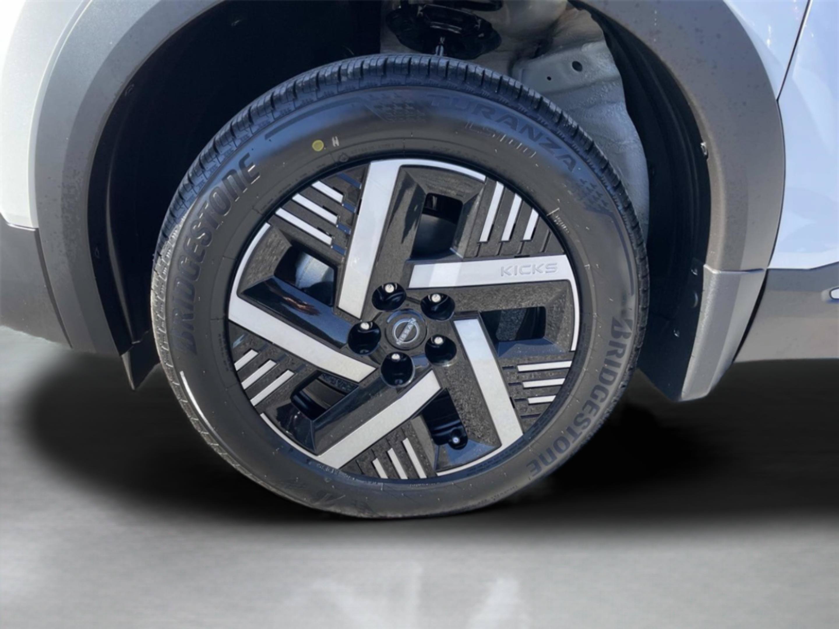 New 2026 Nissan Kicks SV w/ Cold Weather Package FWD image 18