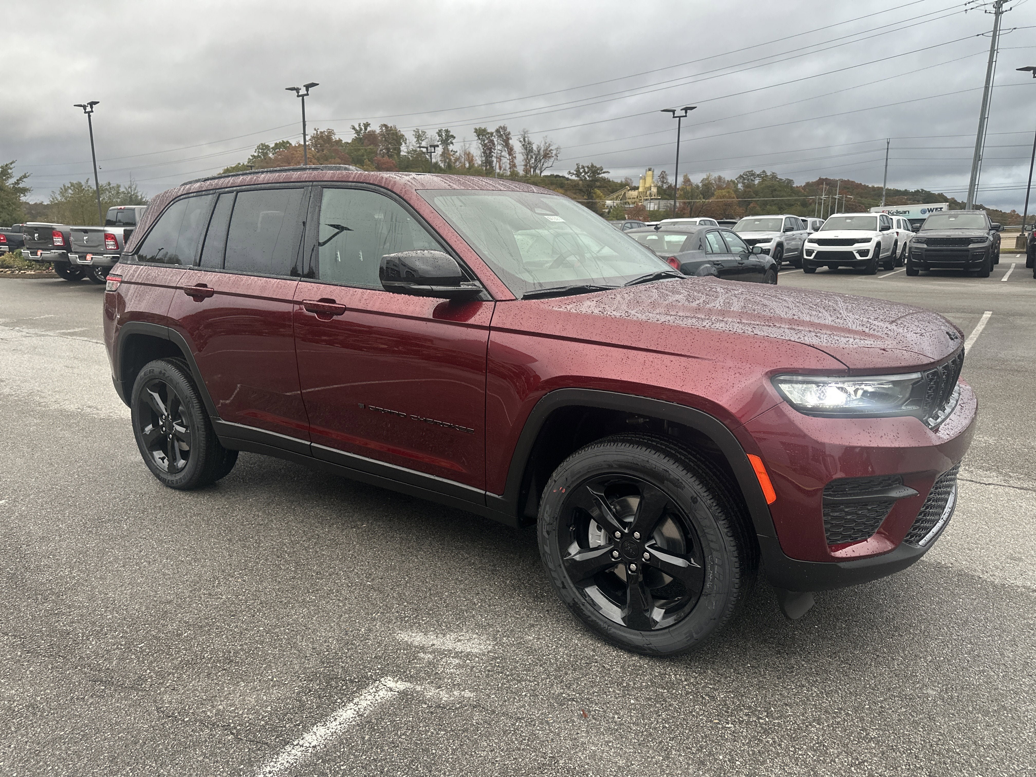 New 2025 Jeep Grand Cherokee Altitude AWD/4WD image 5