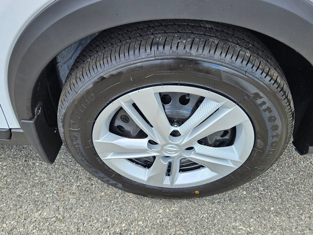 New 2025 Nissan Kicks Play S image 14