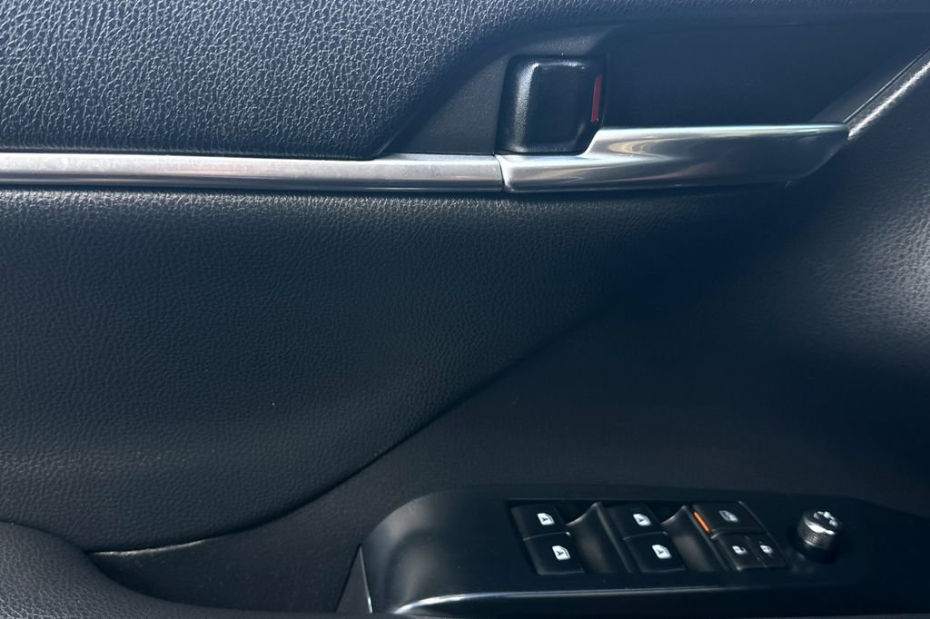 Used 2020 Toyota Camry XSE w/ Navigation Package FWD image 13