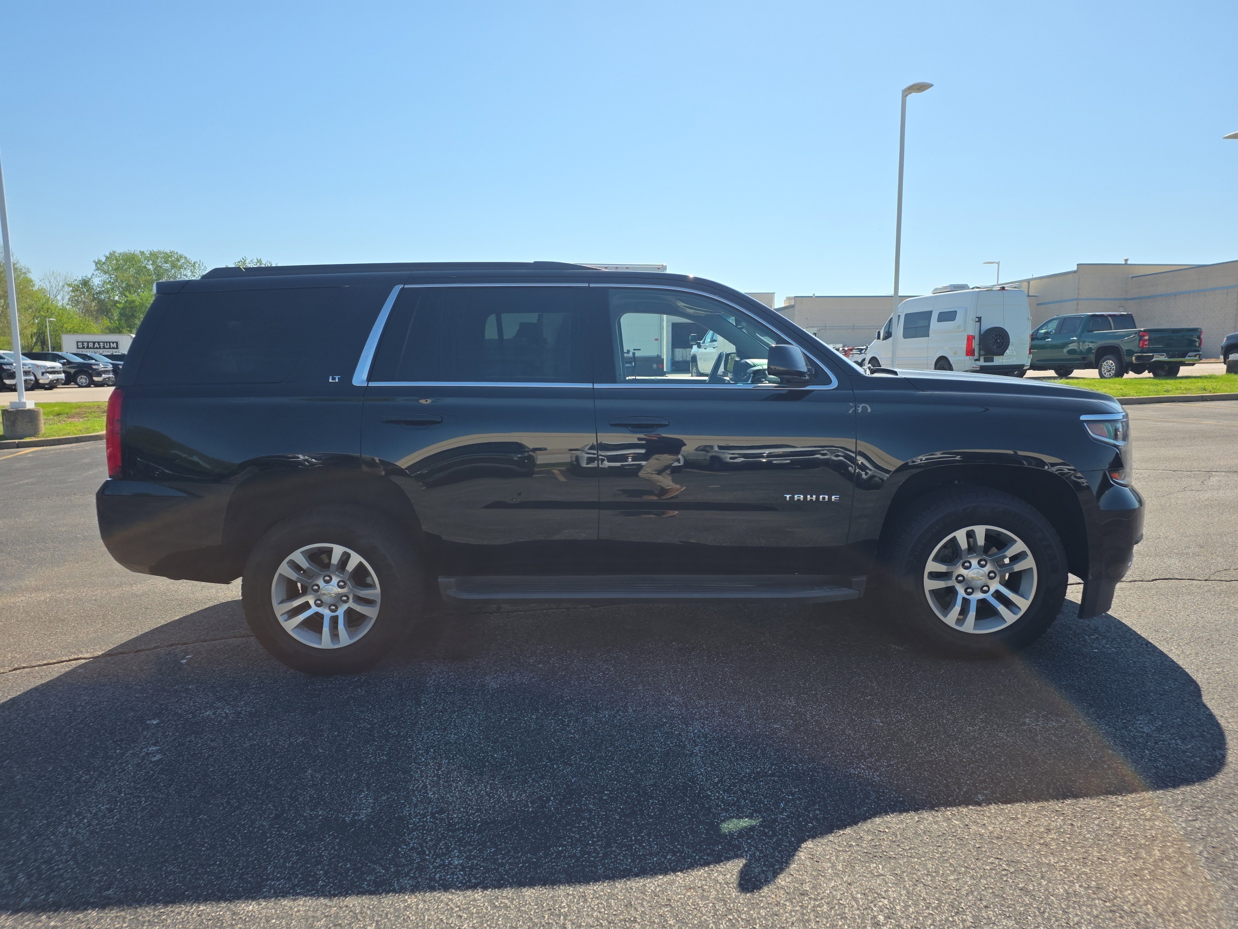 Used 2017 Chevrolet Tahoe LT image 2