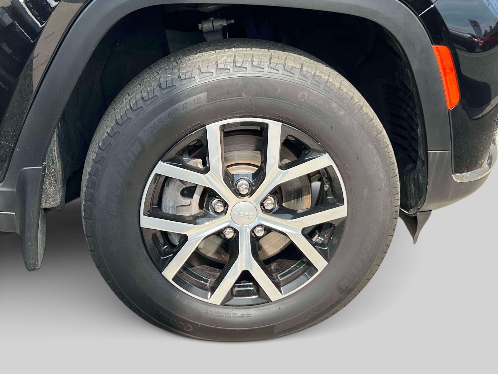 Used 2025 Jeep Grand Cherokee L Limited w/ MOPAR Finishing Package AWD/4WD image 9