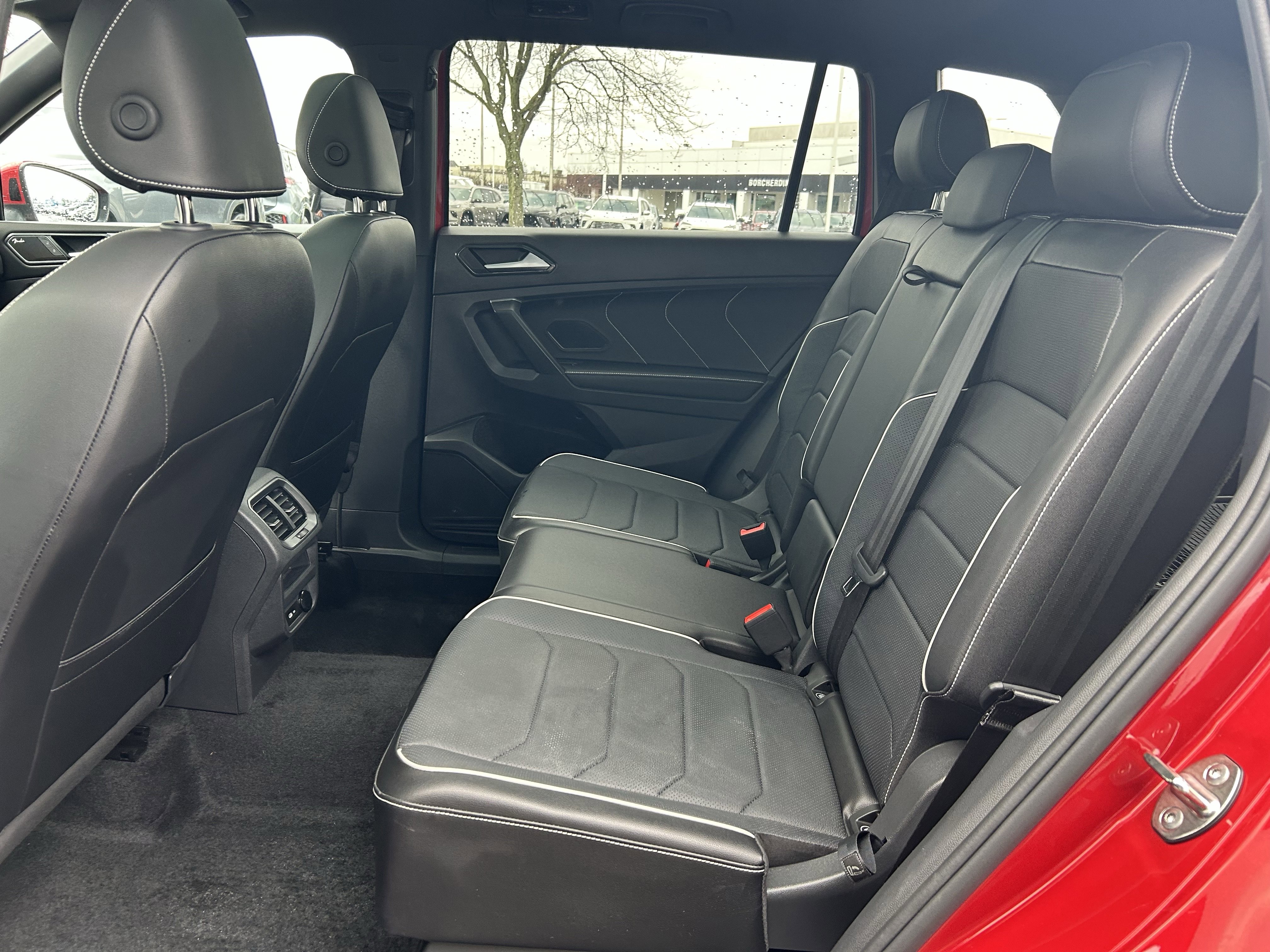 Certified 2024 Volkswagen Tiguan SEL R-Line image 24