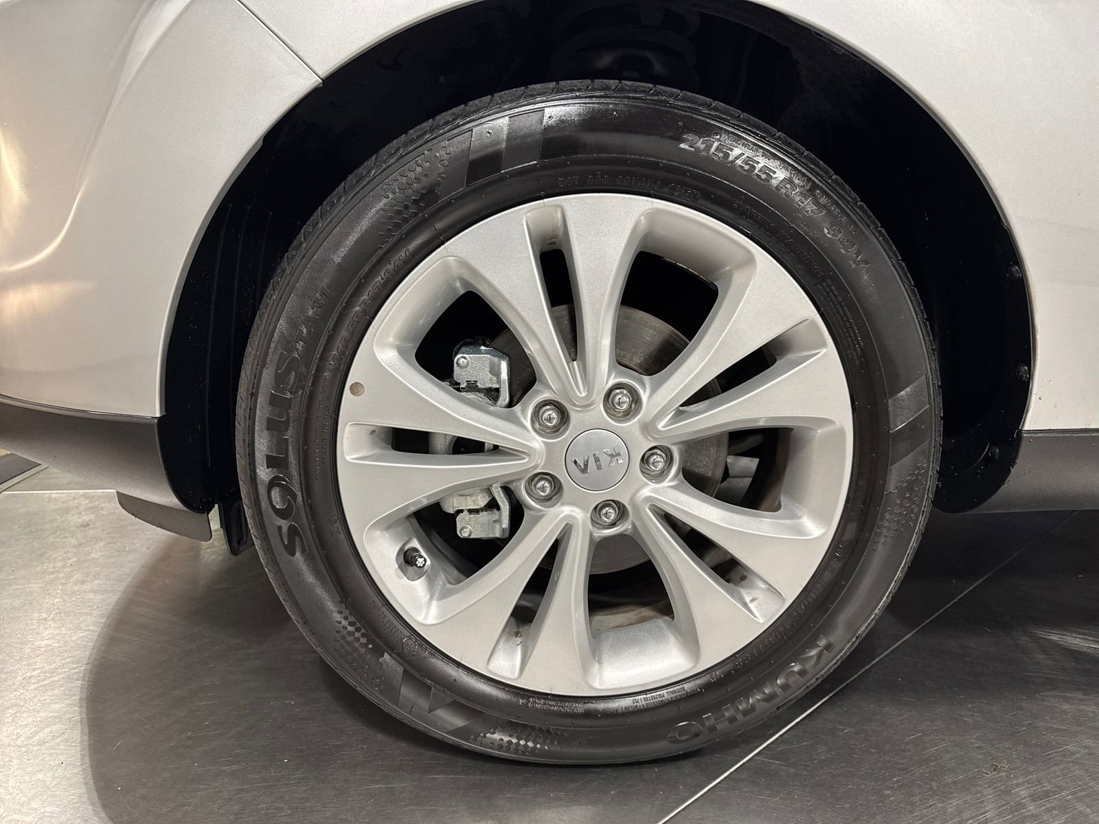 Used 2016 Kia Soul + w/ Audio Package FWD image 2