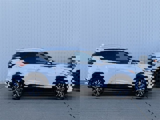 Used 2023 Nissan Kicks SV image 3