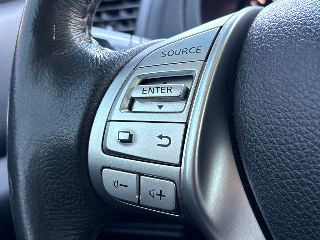 Used 2017 Nissan Altima 2.5 SL w/ Moonroof Package image 12