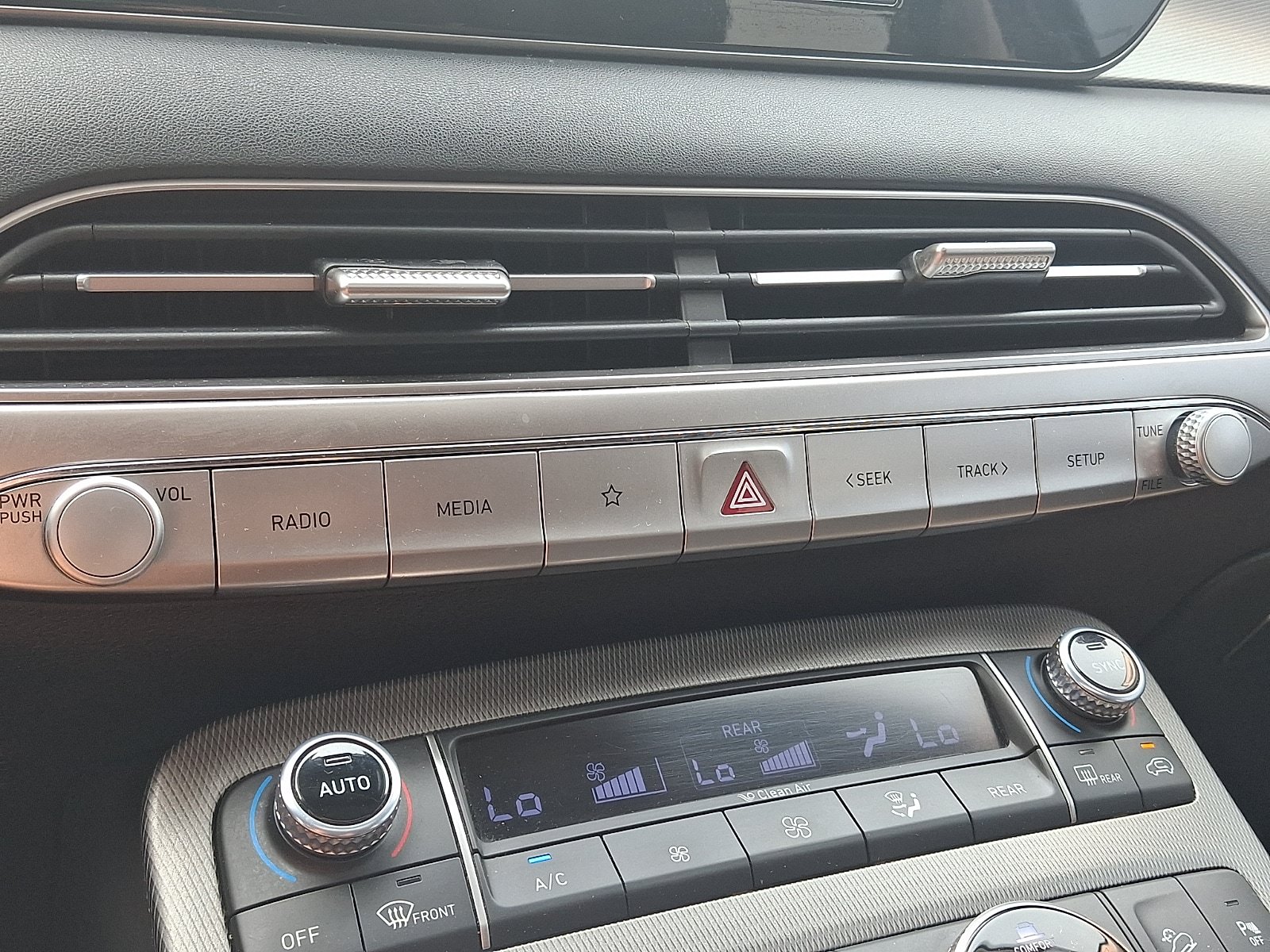 Used 2021 Hyundai Palisade SEL w/ Winter Package AWD/4WD image 17