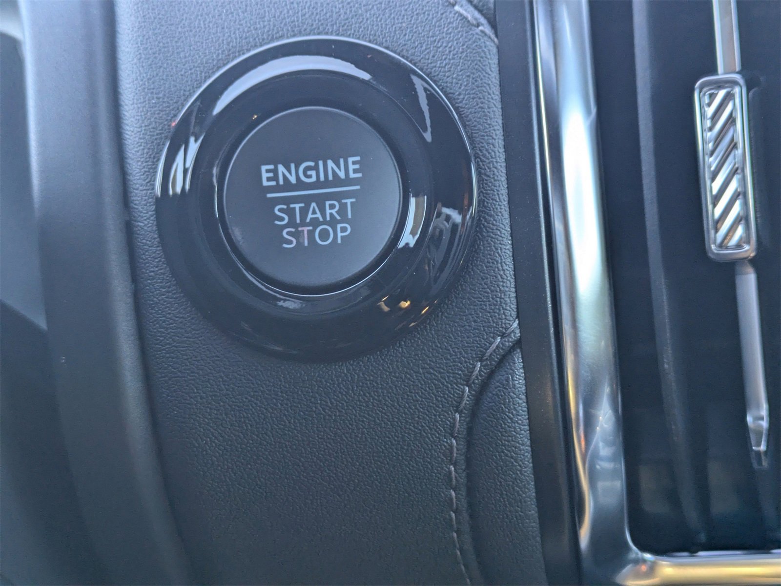 New 2025 Ford Expedition Platinum w/ Stealth Performance Package image 38