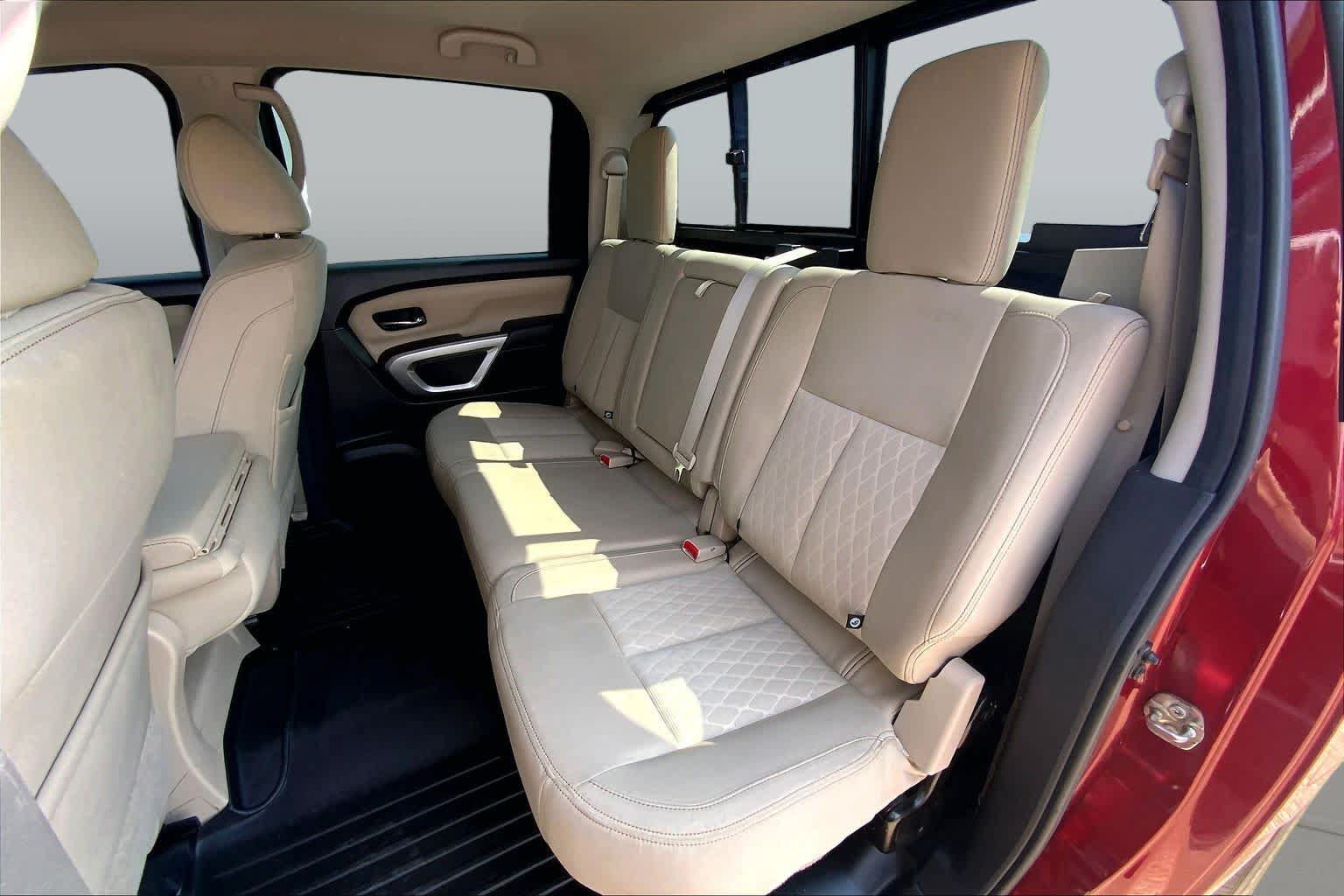 Used 2017 Nissan Titan SV RWD image 21