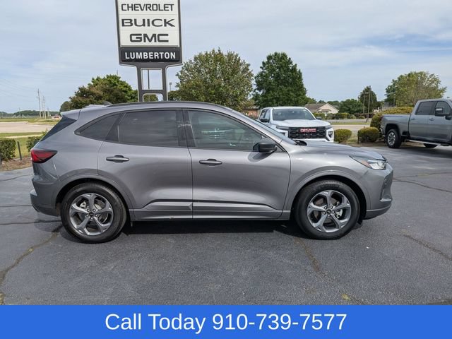 Used 2024 Ford Escape ST-Line w/ Tech Pack #1 FWD image 2