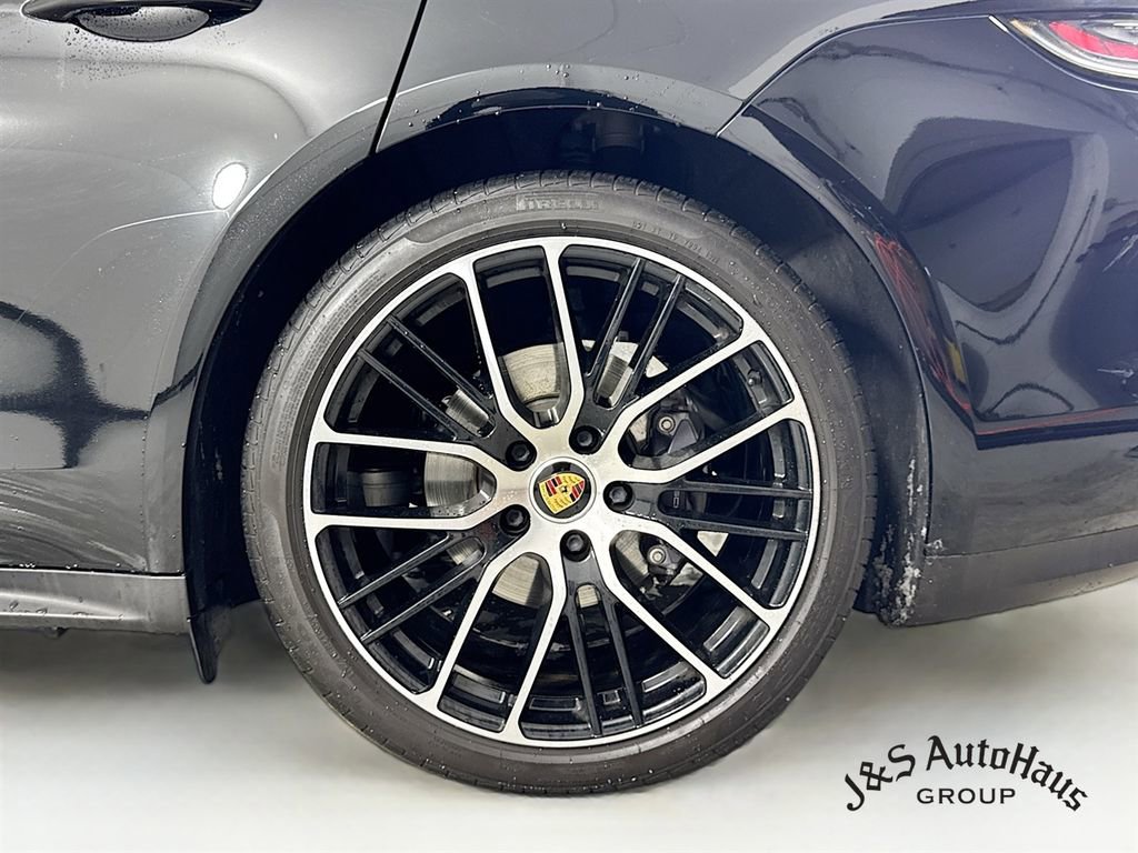 Used 2022 Porsche Panamera Platinum Edition image 39