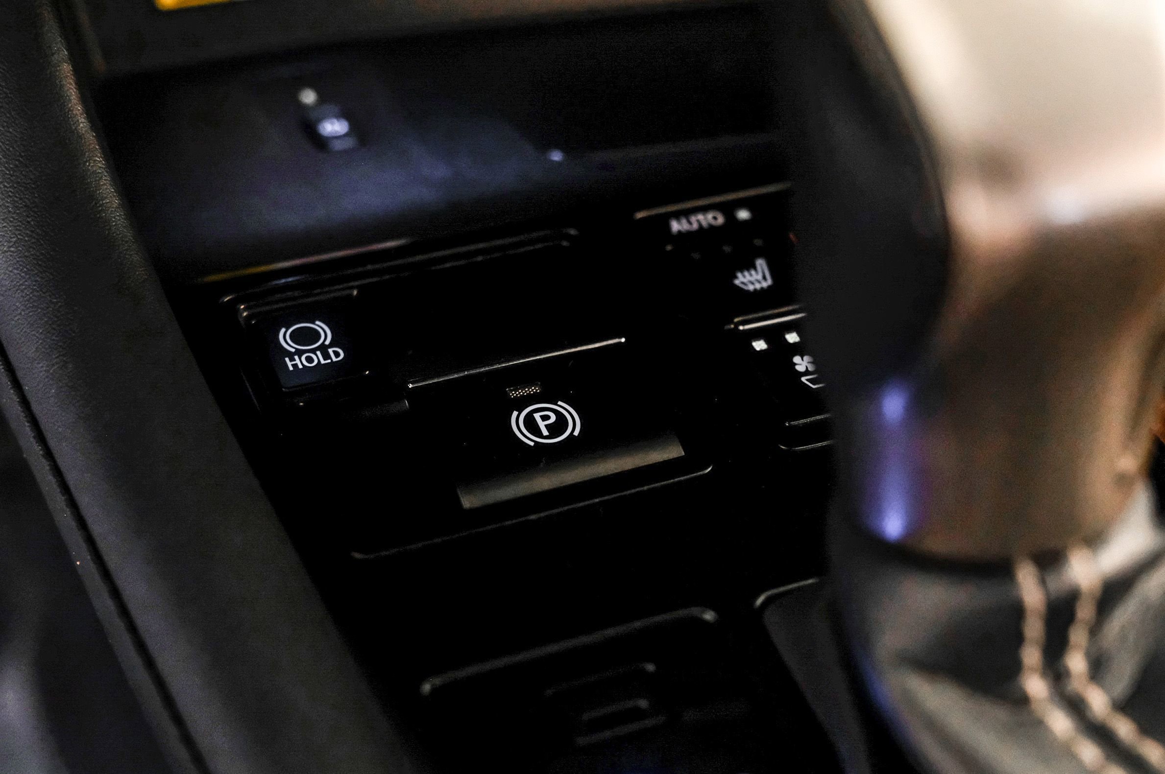 Used 2022 Lexus RX 350L FWD w/ Premium Package image 25
