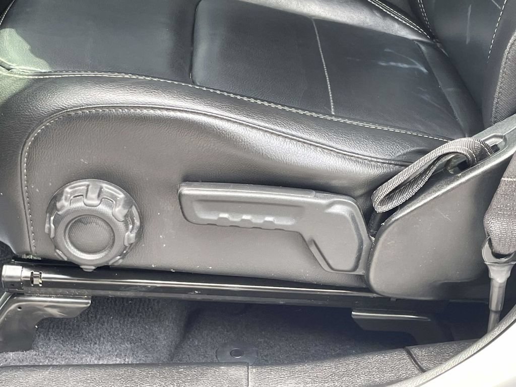 Used 2022 Jeep Wrangler Unlimited Sahara AWD/4WD image 26