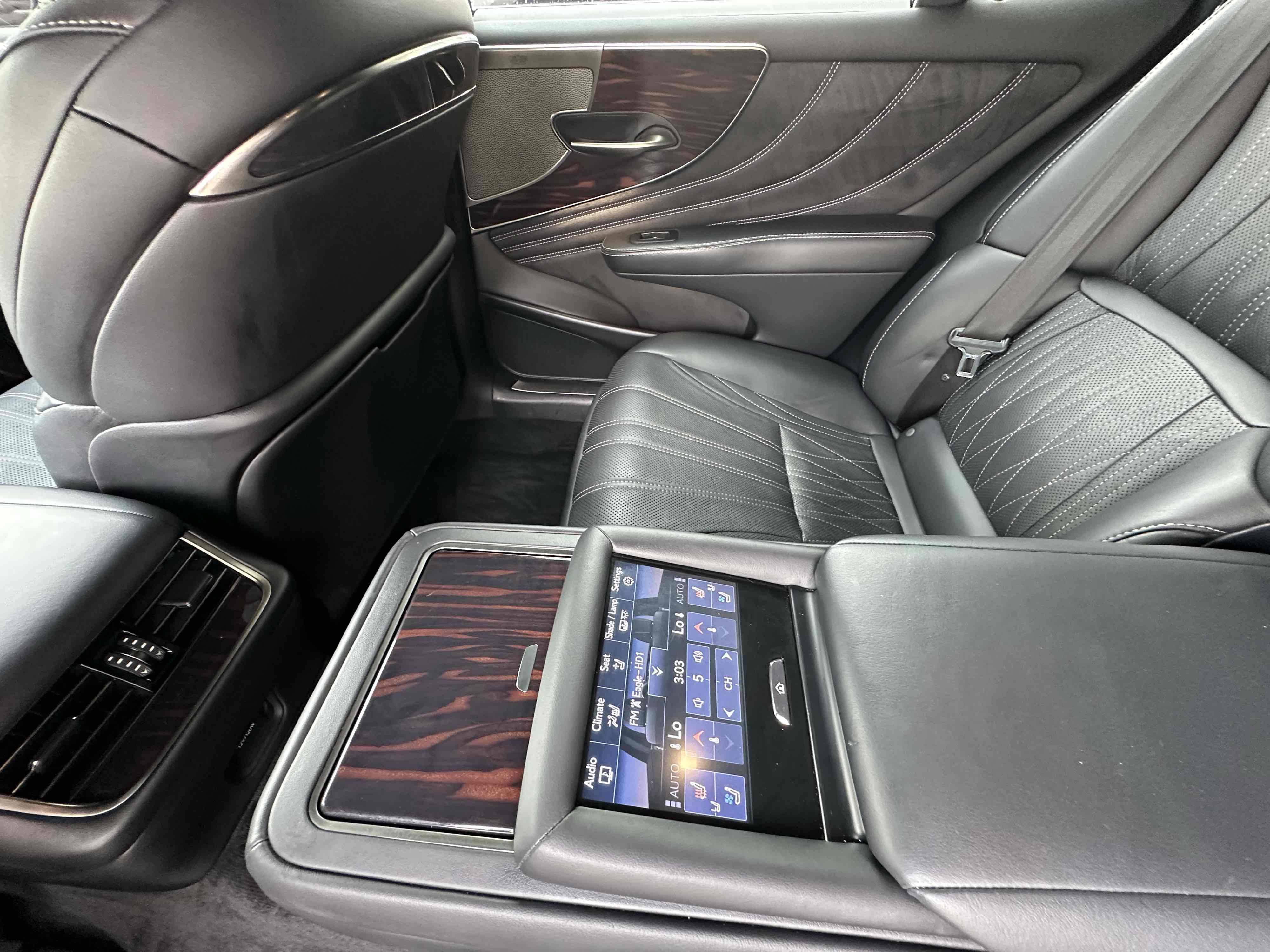 Used 2018 Lexus LS 500 Luxury w/ Luxury Package image 39