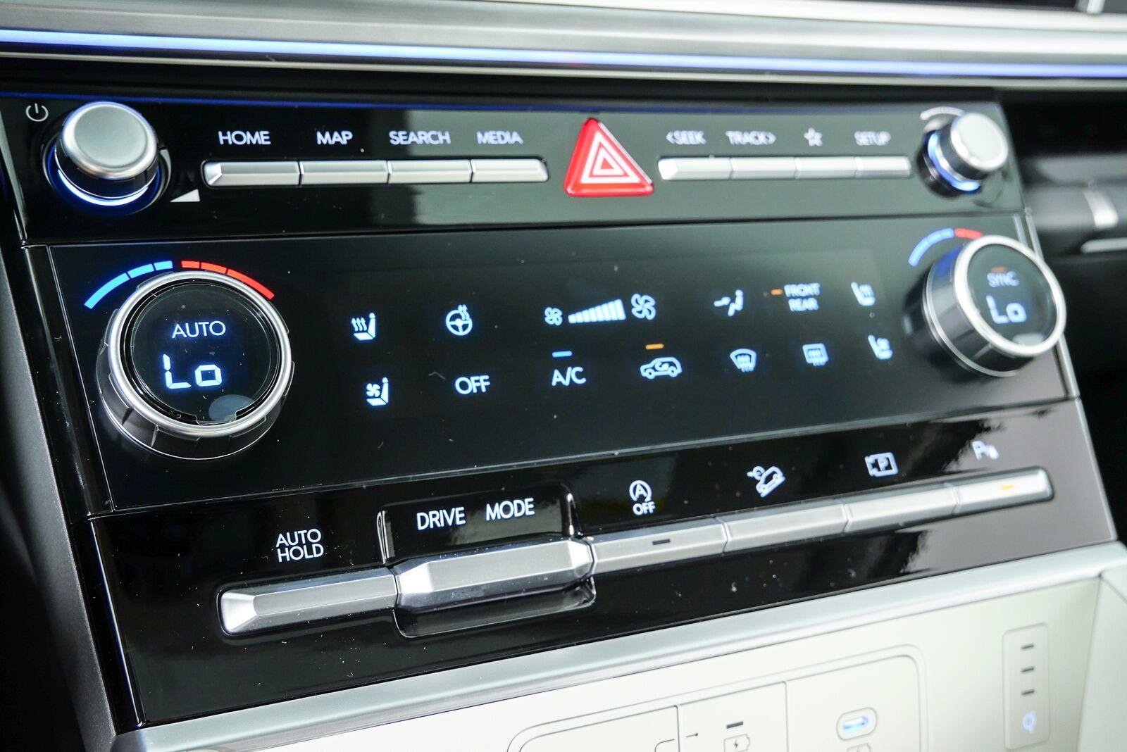 New 2026 Hyundai Santa Fe Limited FWD image 17