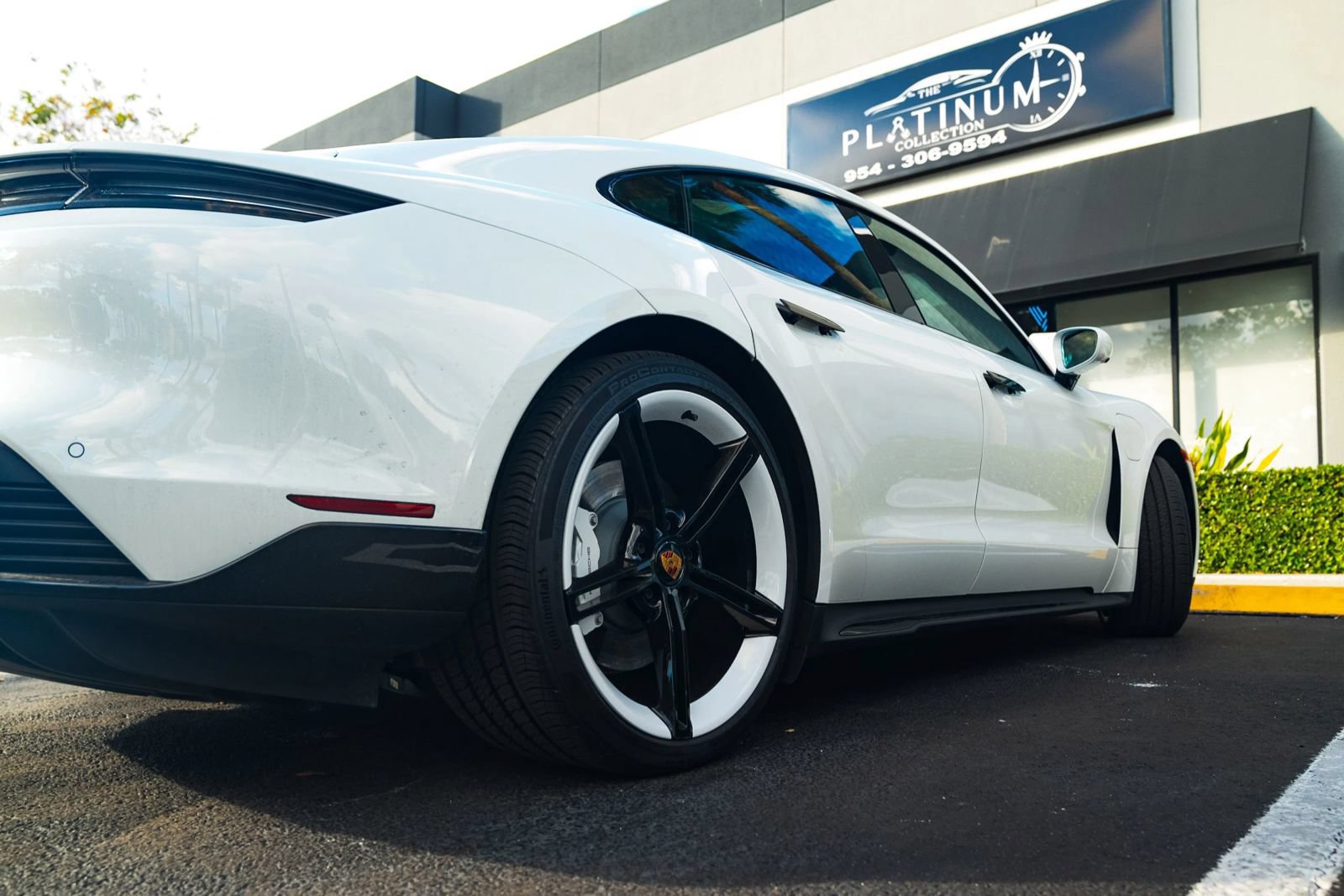 Used 2023 Porsche Taycan 4S AWD/4WD image 34