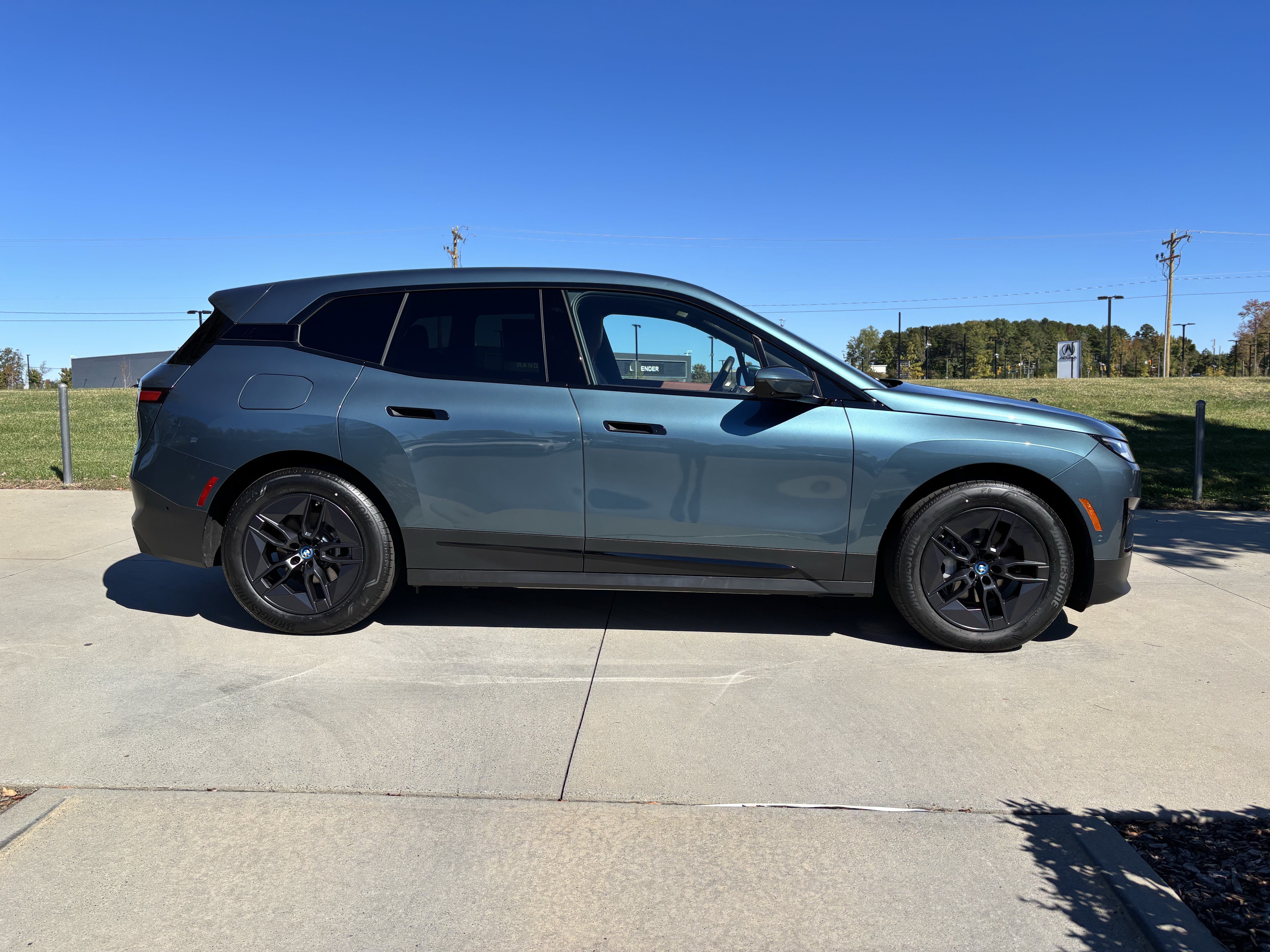 Certified 2024 BMW iX xDrive50 w/ Premium Package AWD/4WD image 11