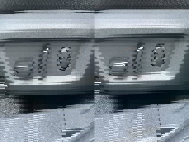 Used 2025 Nissan Rogue SV image 21