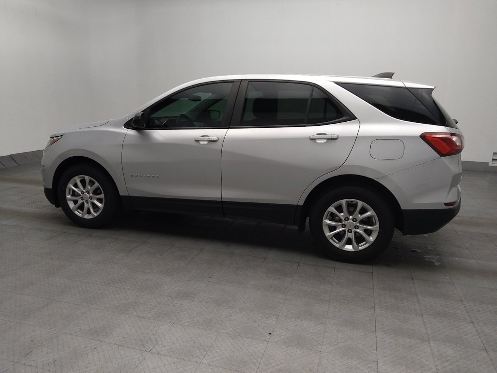 Used 2020 Chevrolet Equinox LS w/ LS Convenience Package FWD image 3