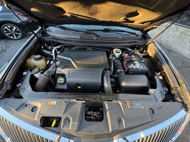 Used 2015 Lincoln MKT AWD w/ Equipment Group 201A image 7