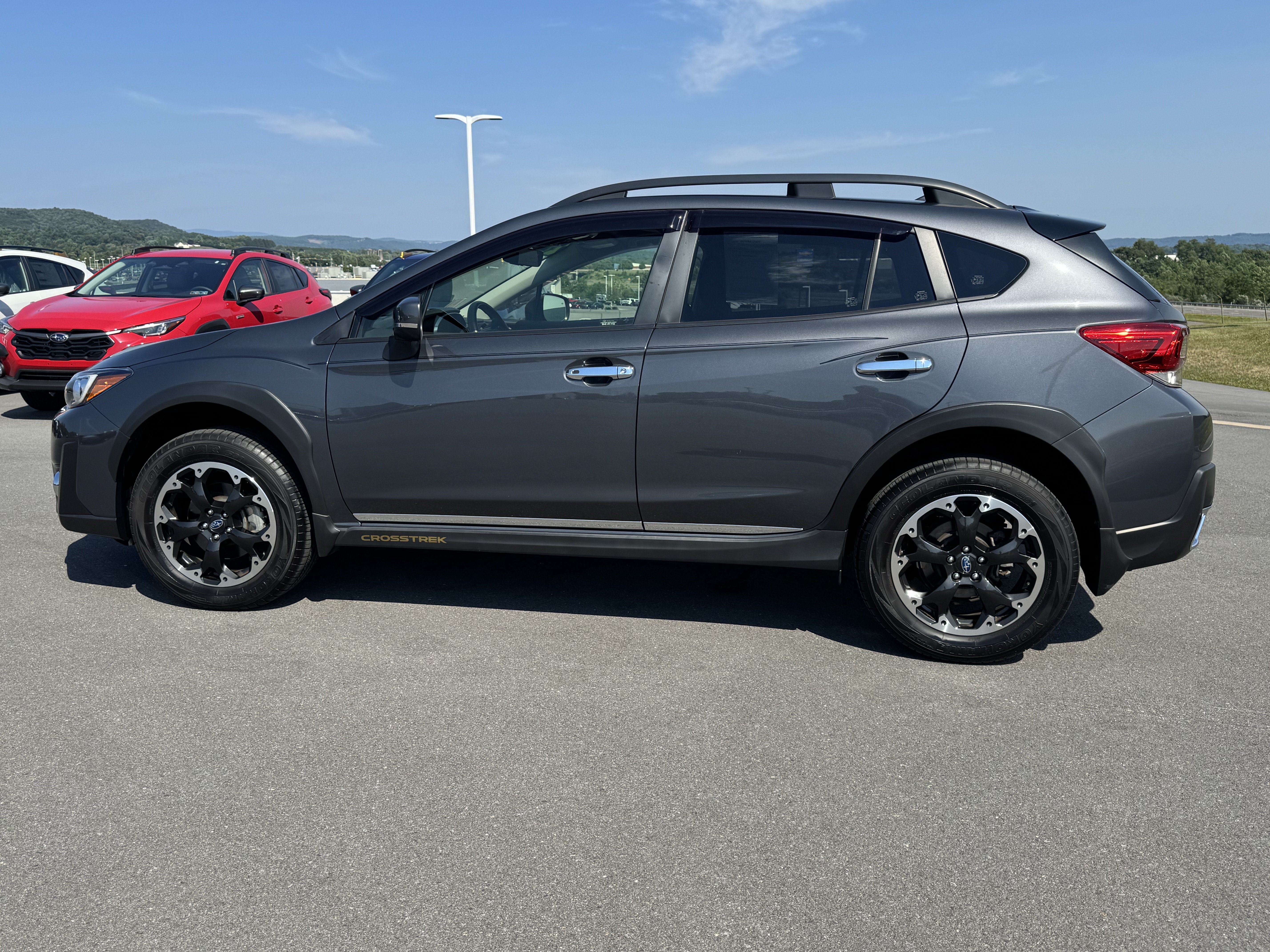 Used 2022 Subaru Crosstrek 2.0i Premium w/ Moonroof Package AWD/4WD image 7