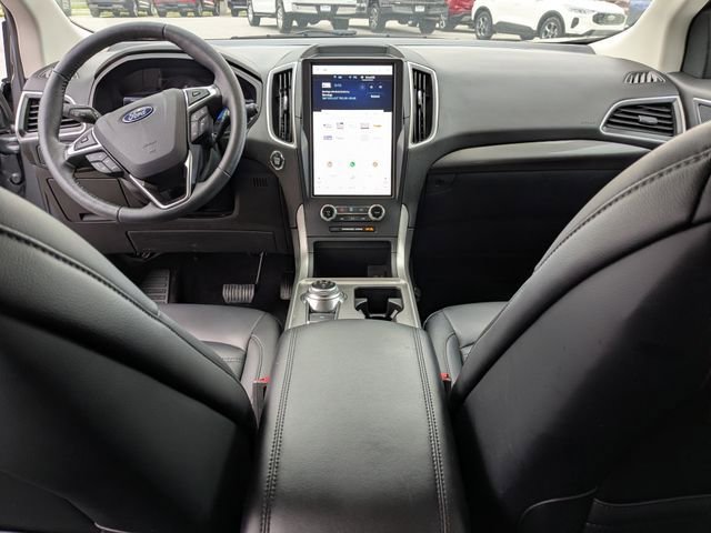 Used 2024 Ford Edge SEL w/ Convenience Package AWD/4WD image 4