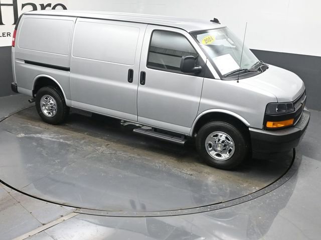 Used 2024 Chevrolet Express 3500 image 38