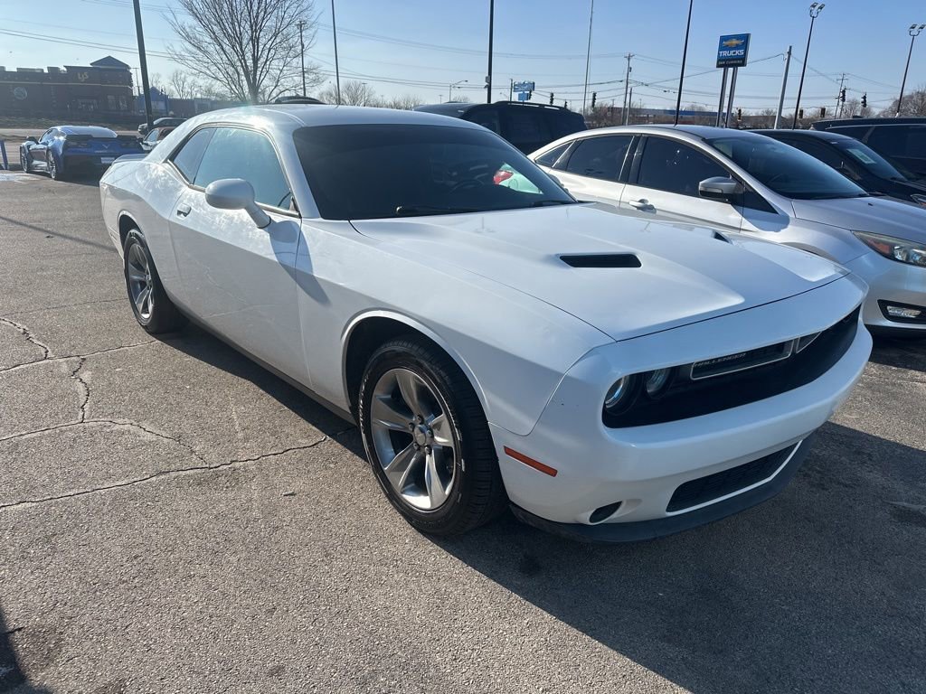 Used 2020 Dodge Challenger SXT image 2