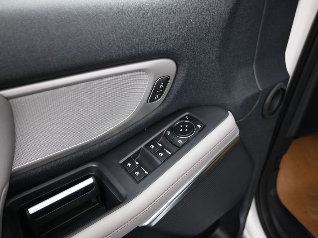 New 2025 Ford Expedition Active image 22