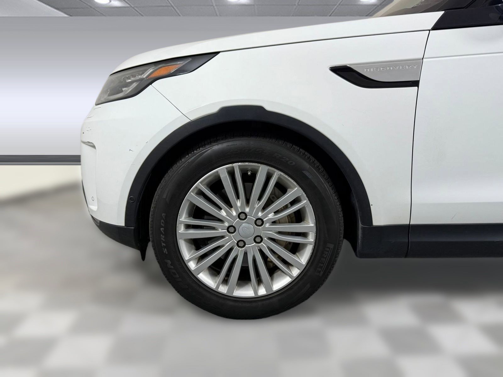 Used 2018 Land Rover Discovery HSE Luxury image 12