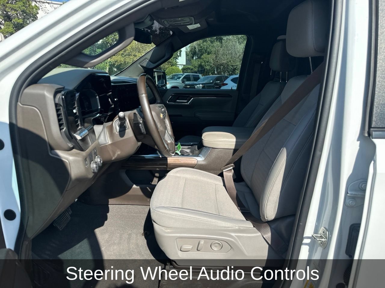 Used 2024 Chevrolet Silverado 1500 LT RWD image 9