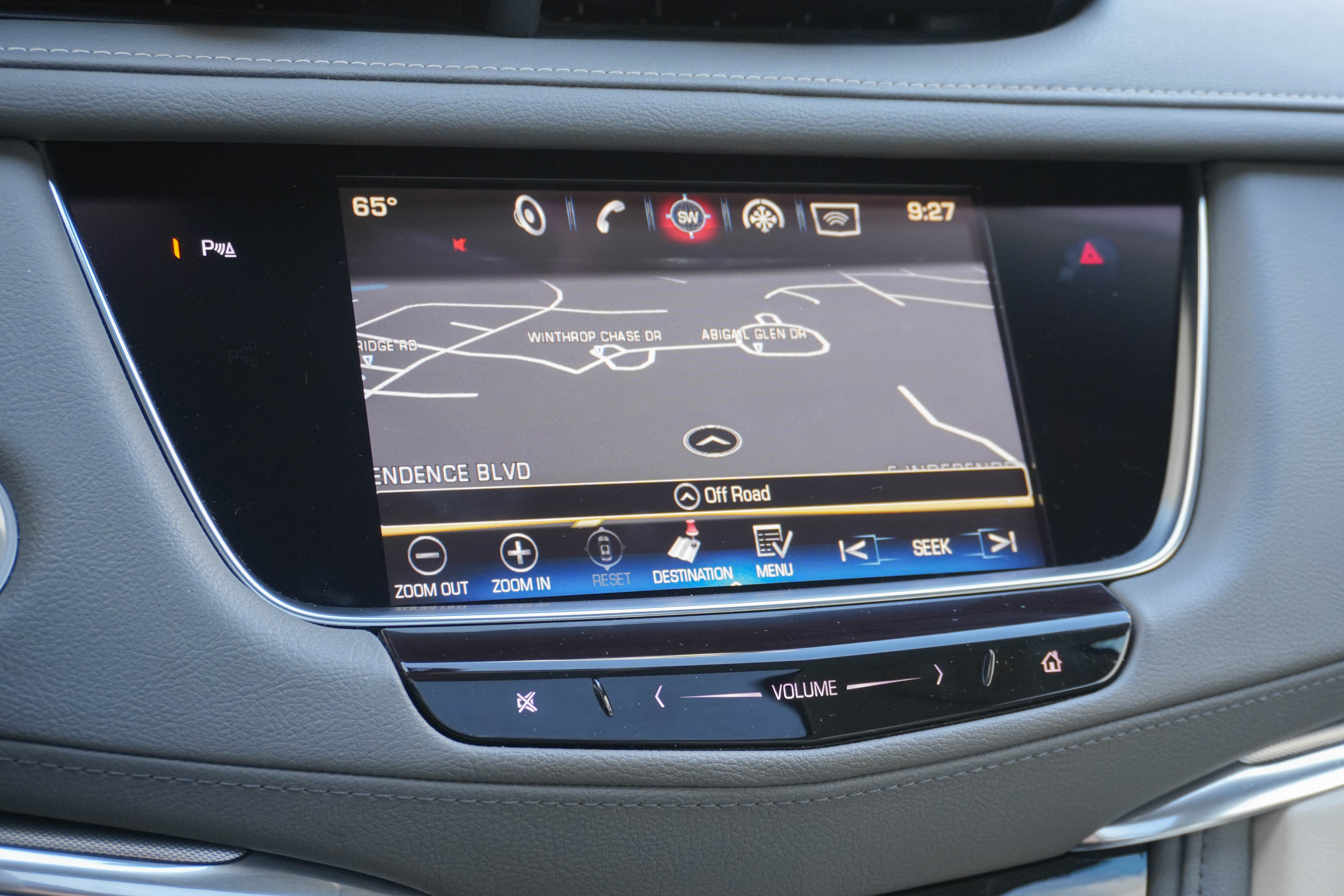 Used 2017 Cadillac XT5 Luxury w/ Driver Awareness Package image 19