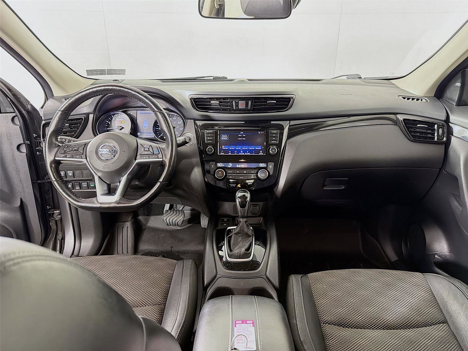 Used 2022 Nissan Rogue Sport SV w/ Technology Package image 22