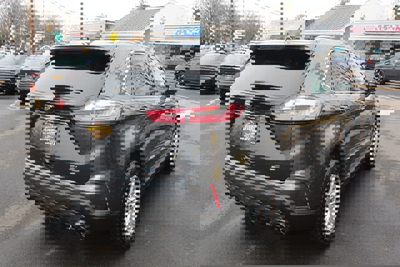 Used 2020 Ford Edge SEL w/ Convenience Package AWD/4WD image 3