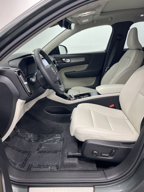 Used 2026 Volvo XC40 B5 Ultra w/ Protection Package Premier AWD/4WD image 15