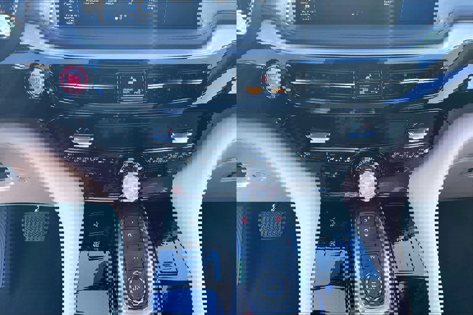 Used 2025 Acura MDX SH-AWD w/ Technology Package image 35