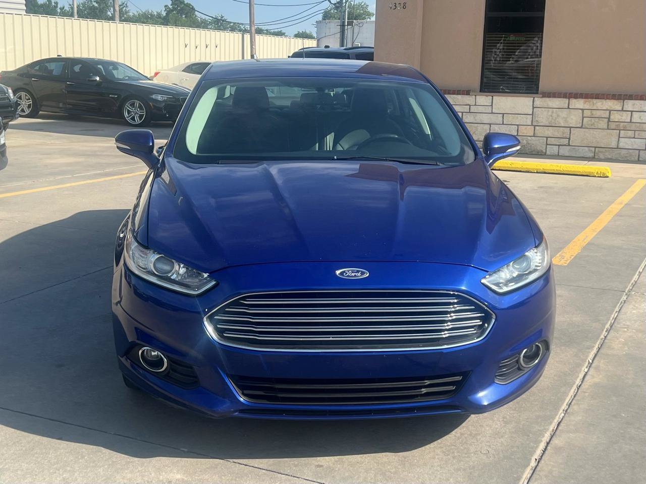 Used 2016 Ford Fusion SE w/ Equipment Group 202A AWD/4WD image 2