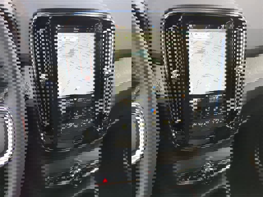 New 2026 Volvo XC40 B5 Plus w/ Protection Package Premier image 26