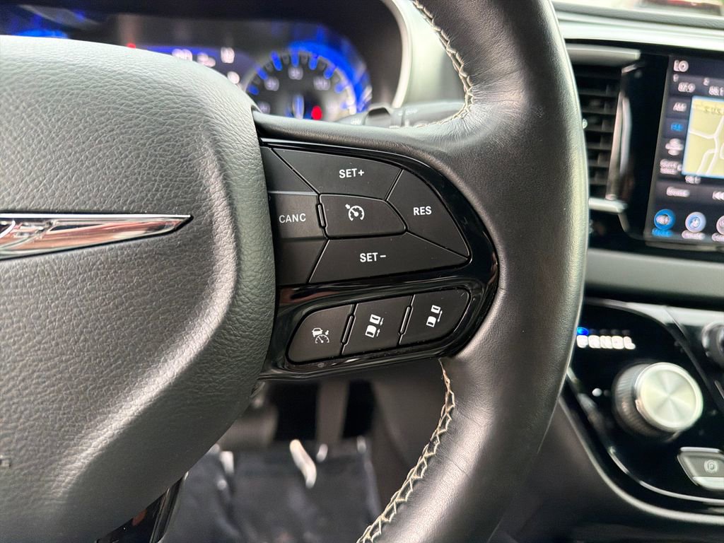 Used 2020 Chrysler Pacifica Touring-L Plus w/ Advanced Safetytec Group FWD image 21