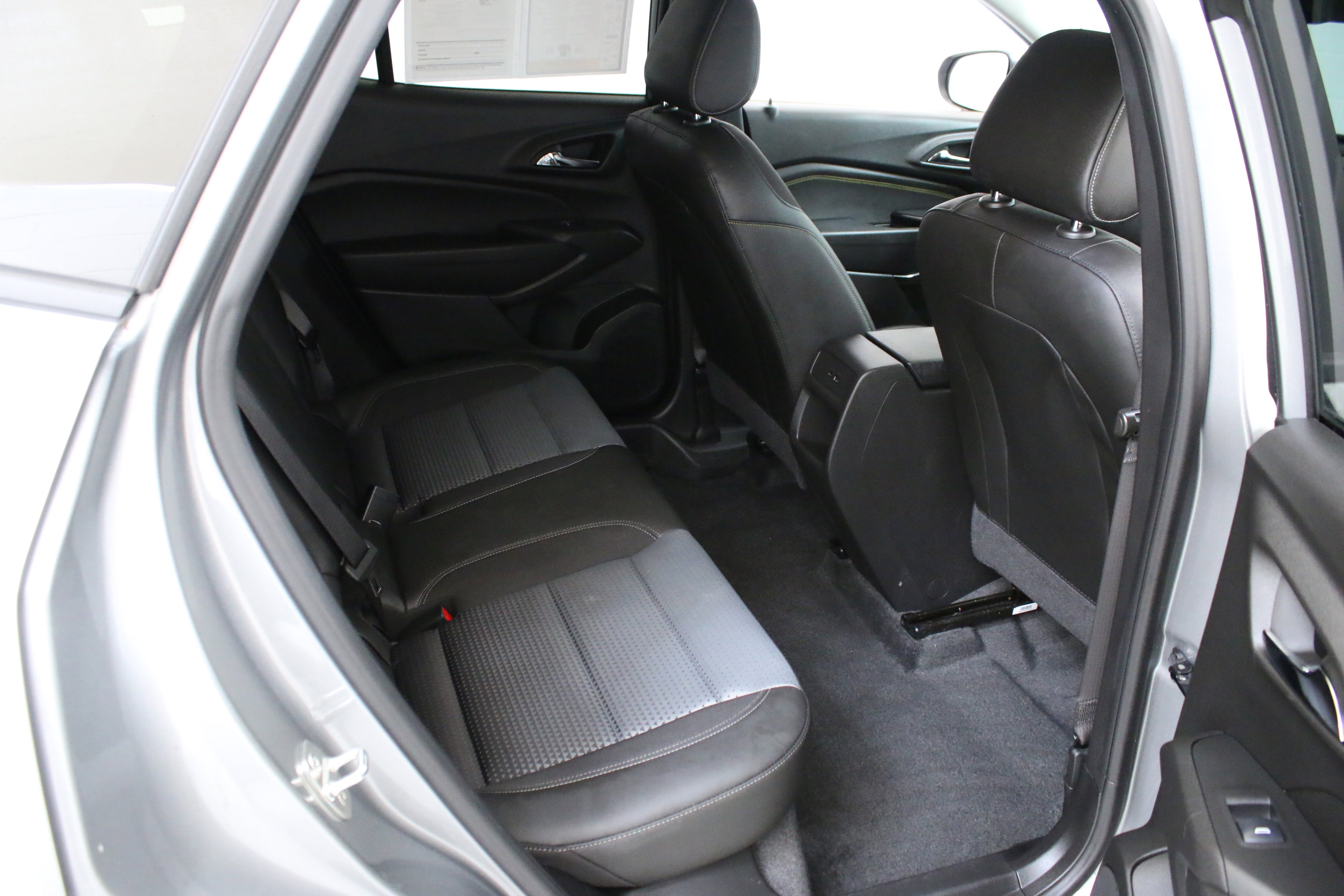 Used 2024 Chevrolet Trax LT w/ Driver Confidence Package image 30