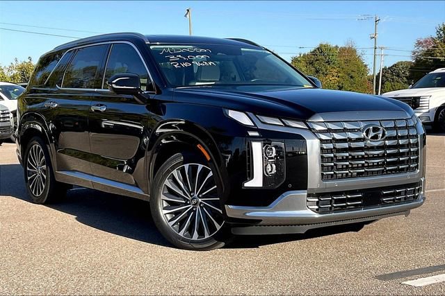 Used 2023 Hyundai Palisade Calligraphy image 1