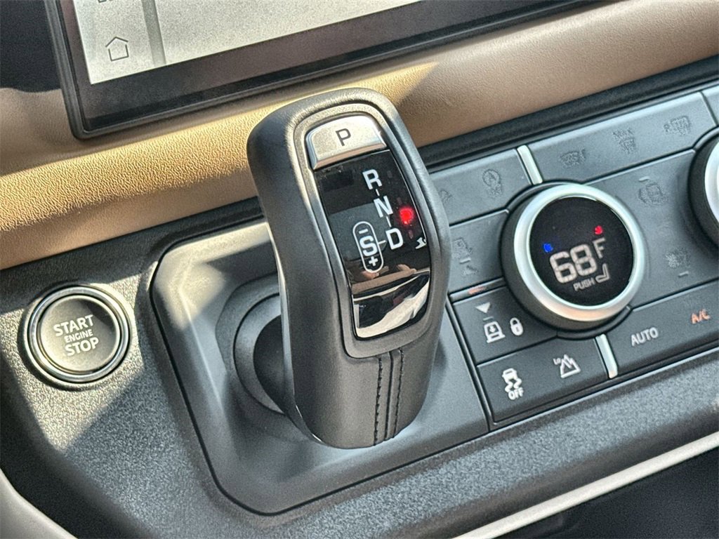 Used 2025 Land Rover Defender 130 S image 27