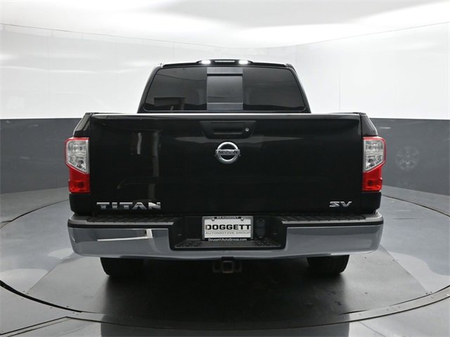 Used 2018 Nissan Titan SV image 8