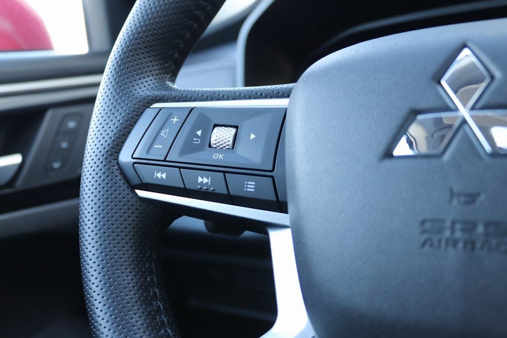 Used 2025 Mitsubishi Outlander SEL AWD/4WD image 6