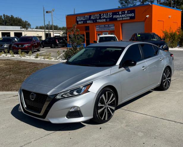 Used 2022 Nissan Altima 2.5 SR image 2