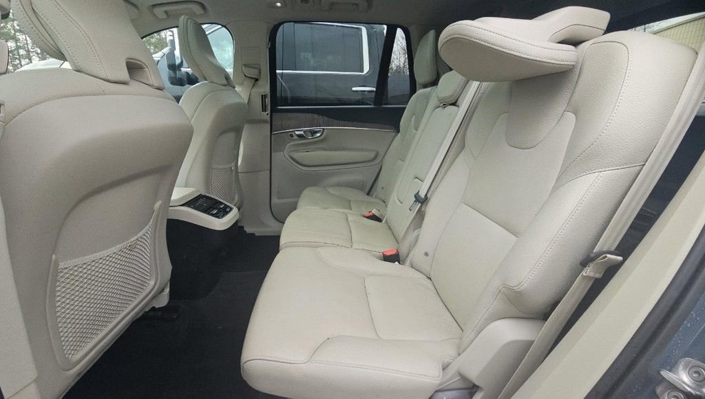 Used 2023 Volvo XC90 B6 Plus w/ Protection Package Premier image 12